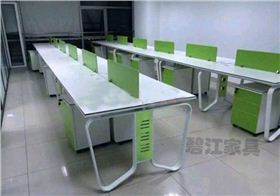 安裝辦公家具